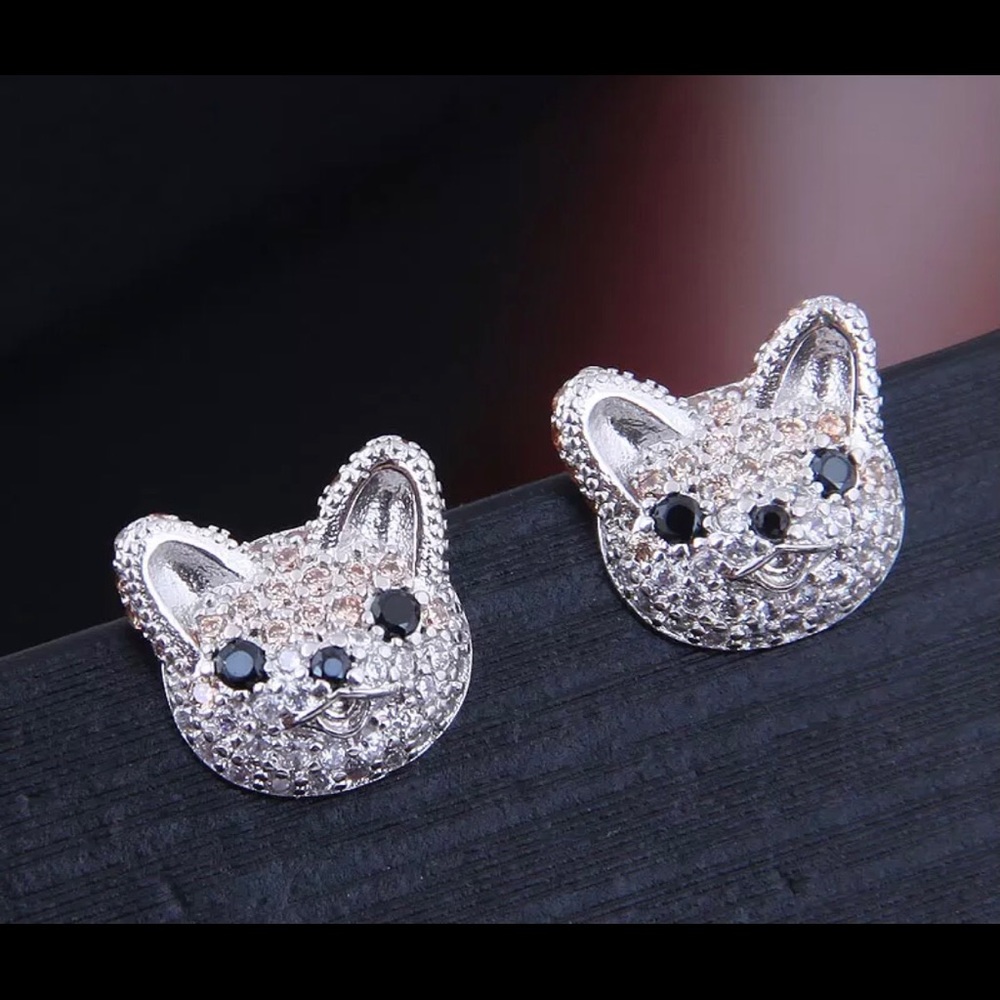 New Sweet fashion Zironia Cat Earrings for Women
